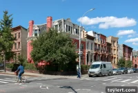 Corner Lot Homes: Weighing the Pros and Cons