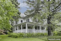 Dreaming of Port Washington? Don’t Miss ‘Moving to the Burbs’ on November 8