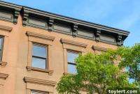 Period Perfect: Selecting Brownstone Cornice Colors