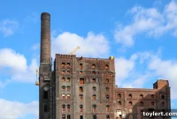 Hundreds Rally Against BQE Plan at Brooklyn Heights Promenade