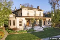 Newburgh Architects’ Italianate Villa: A $625K Historic Home