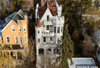 Brownstoner’s Handpicked Top 5: Bed Stuy Garden Transformations and a Bronx Castle Surprise