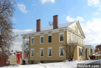 Step Back in Time: Newburghs Historic Homes Lit by Candlelight Once More