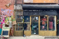 Bed Stuy Bids Farewell to Iconic Gizmo Vintage Honey