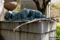 Illegal Cannabis Stores Lose Liquor and Lotto Licenses in State Crackdown