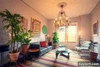 Cypress Hills Homeowner’s DIY Vintage Color Explosion