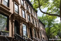 Brooklyn Konut Piyasası Soğuyor: Rekor Fiyatlar Devam Ederken, Stoklar Yükselişte