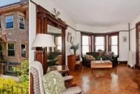 Daily Home Highlight: 22 Bay Ridge Place