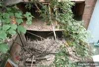 Facade Crumbles at 288 16th Street