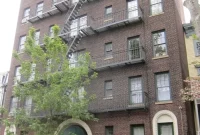 301 Cumberland Street Basement Stinks of Urine Bags Residents Up in Arms