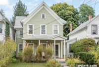 Kingston’s Irresistible Charm