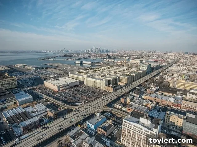 Experience the vibrant winter markets at Industry City, Brooklyn – featuring Brooklyn Flea and Smorgasburg. Discover unique artisan goods and delectable food in Sunset Park.