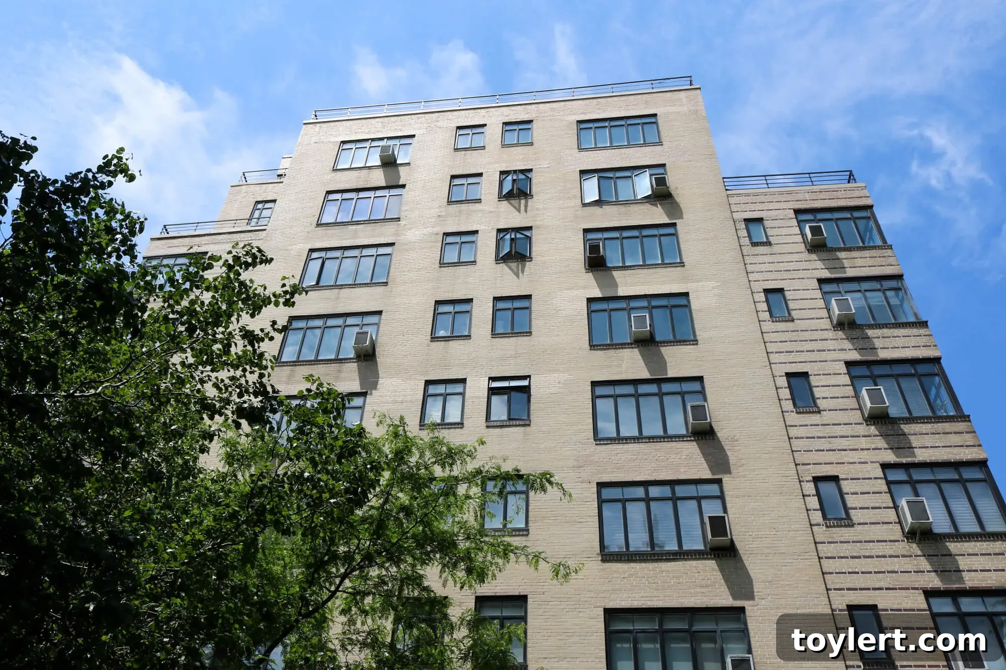 Unobstructed Views: A Modernist Gaze Over Brooklyn Heights 2 brooklyn architecture 160 columbia heights facade
