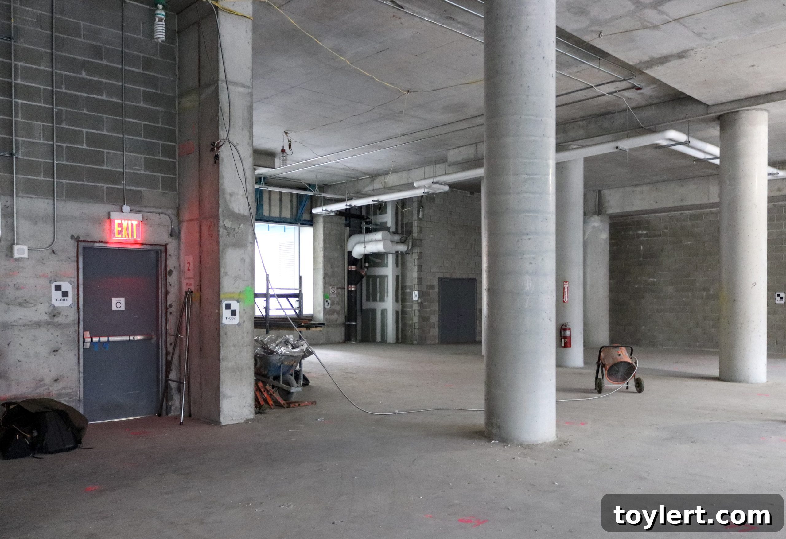 300 Ashland interior