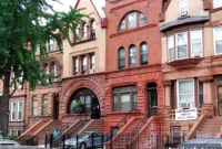 Queen Anne Architecture Unveiled: First Steps